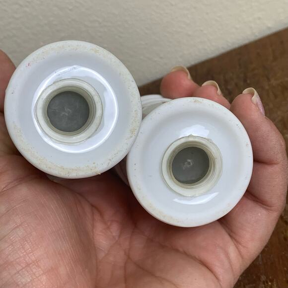 State of Illinois salt and pepper shakers Cardinal State Bird Violet Ceramic - Picture 6 of 6